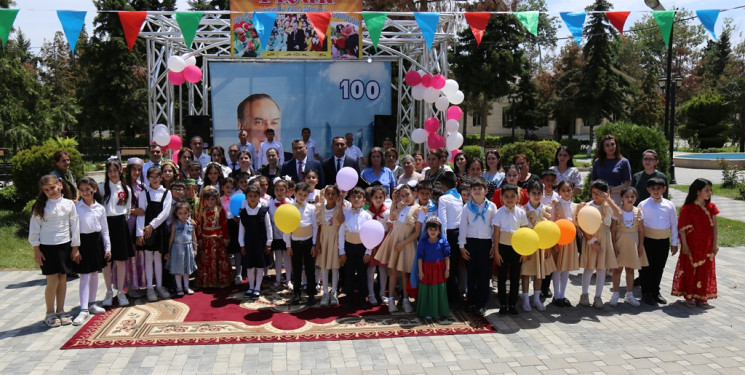 Ulu Öndər Heydər Əliyevin 100 illik yubileyi ilə bağlı “Uşaqlar bizim gələcəyimizdir” adlı uşaq yaradıcılıq festivalı keçirilib